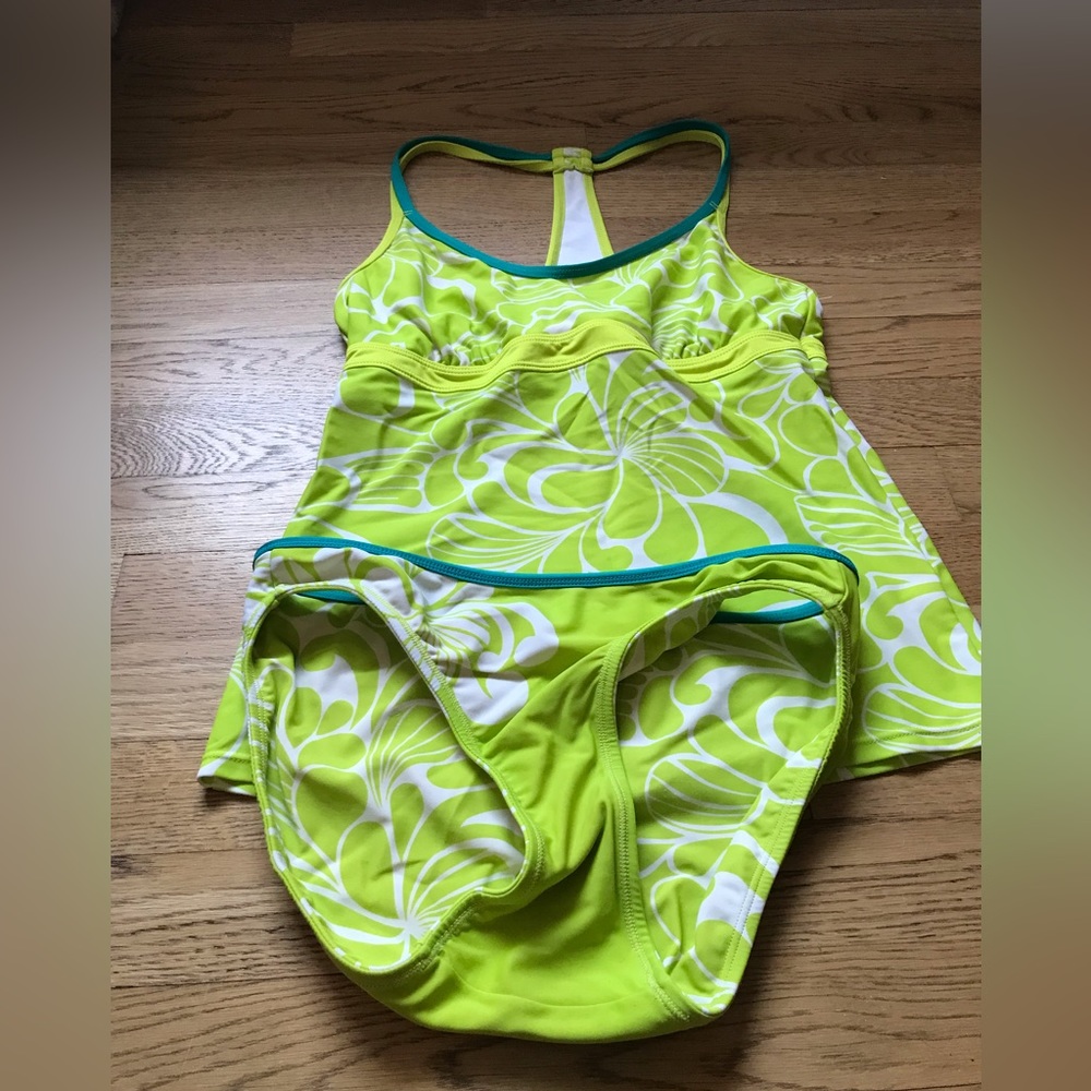 Athleta lime green and white floral tankini with reversible bottoms size S